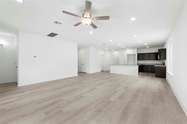 115 Adaline Bend, Mcgregor, TX 76657