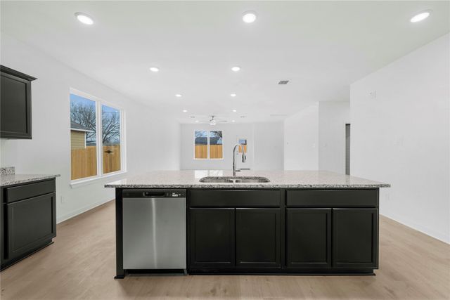 115 Adaline Bend, Mcgregor, TX 76657