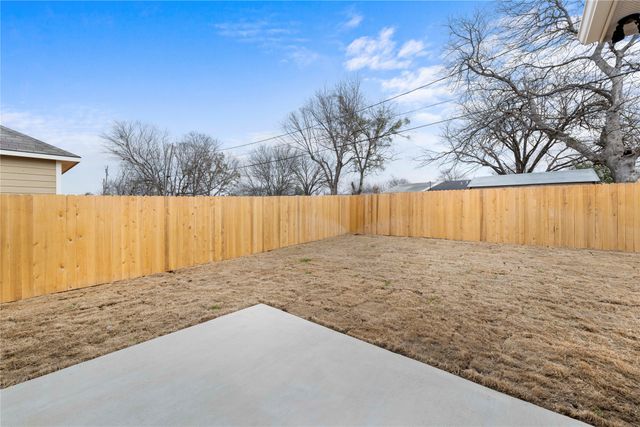 115 Adaline Bend, Mcgregor, TX 76657