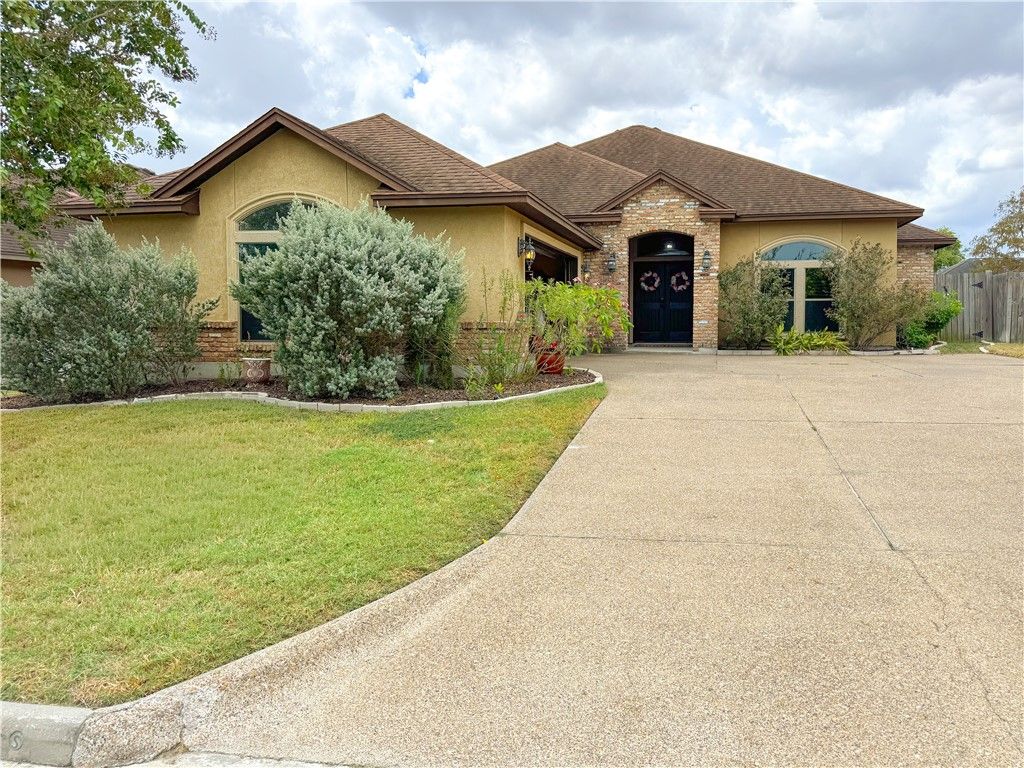 15357 Chianti Ln, Corpus Christi, TX 78410