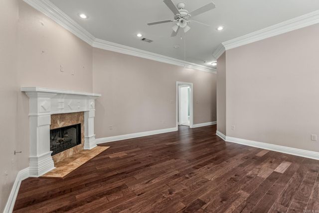 16 Dauphine Pl, Maumelle, AR 72113