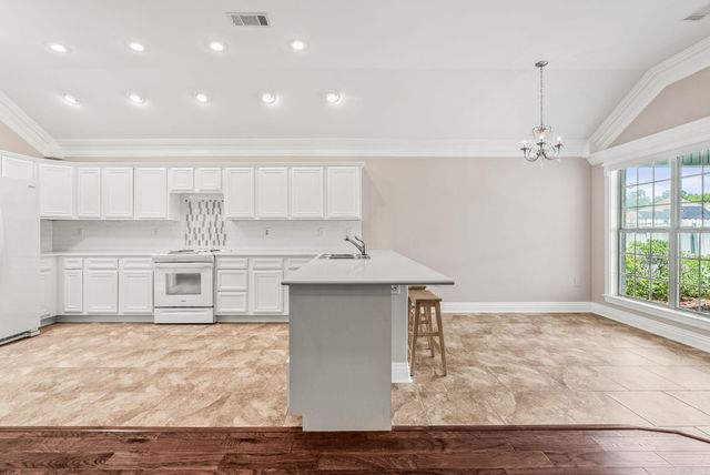 16 Dauphine Pl, Maumelle, AR 72113