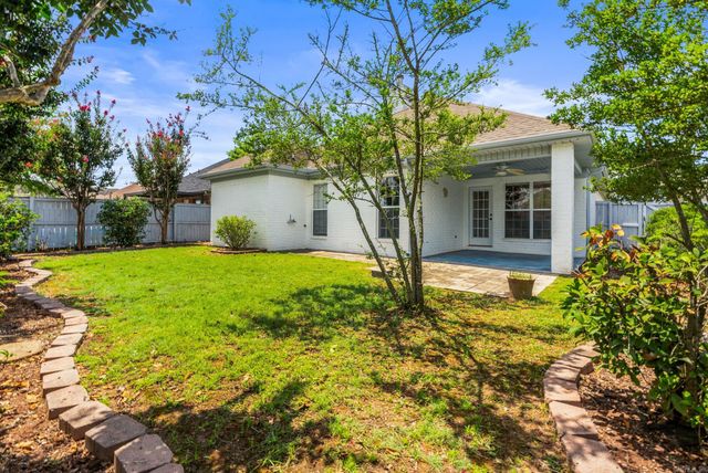 16 Dauphine Pl, Maumelle, AR 72113