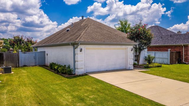 16 Dauphine Pl, Maumelle, AR 72113