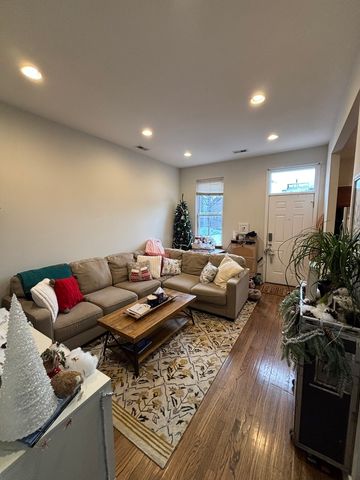 1644 N Hermitage Avenue 2R, Chicago, IL 60622