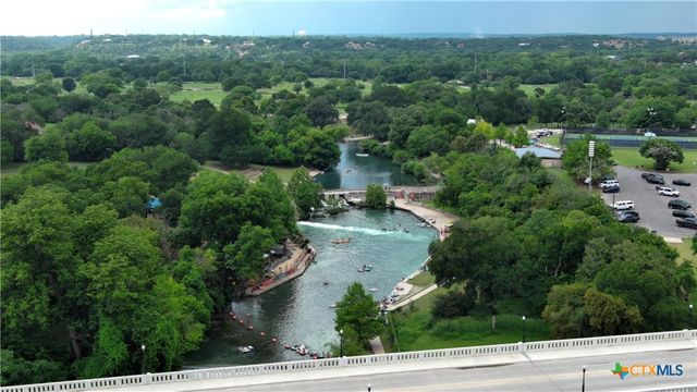 465 S Guenther Avenue, New Braunfels, TX 78130