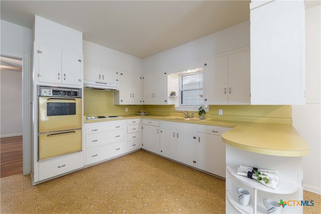465 S Guenther Avenue, New Braunfels, TX 78130