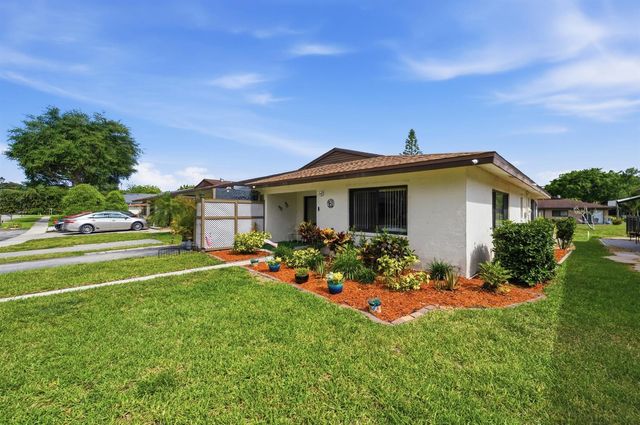 10222 Pine Drive, Boynton Beach, FL 33437