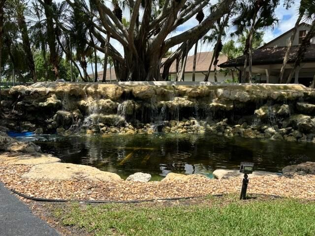 10222 Pine Drive, Boynton Beach, FL 33437