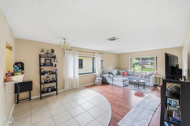10222 Pine Drive, Boynton Beach, FL 33437