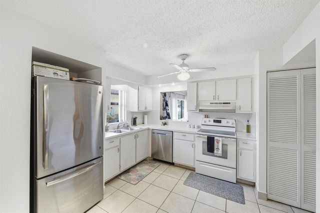 10222 Pine Drive, Boynton Beach, FL 33437