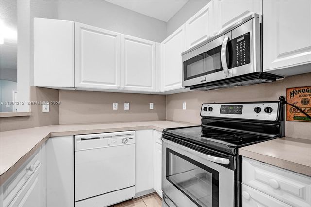 8526 NW 107th Psge 4-40, Doral, FL 33178