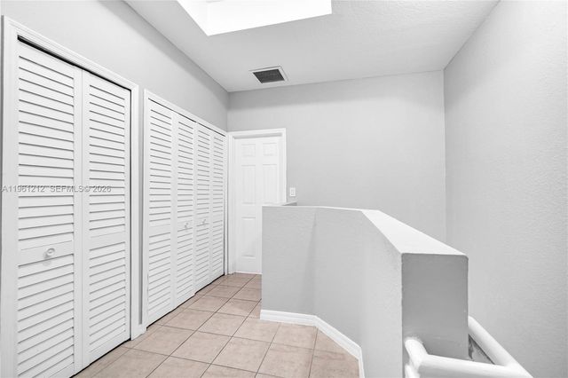 8526 NW 107th Psge 4-40, Doral, FL 33178