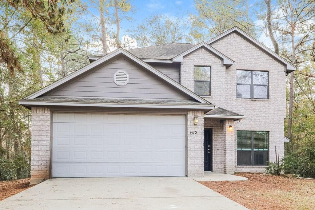 612 Spruce Drive, Conroe, TX 77302