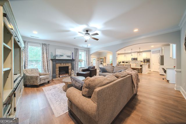 931 S Jeff Davis Drive, Fayetteville, GA 30215