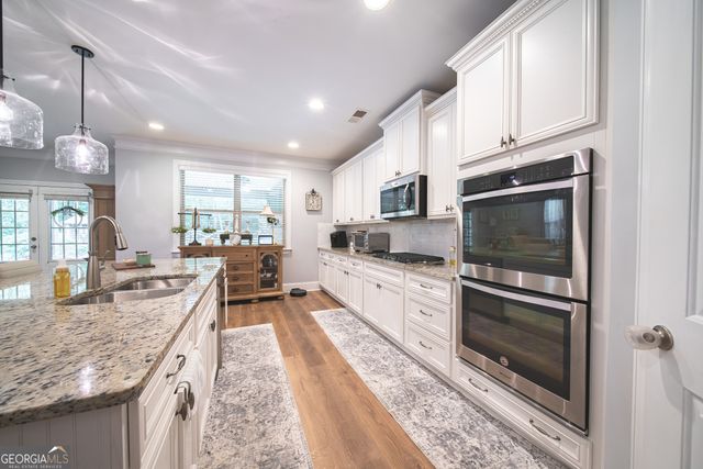 931 S Jeff Davis Drive, Fayetteville, GA 30215