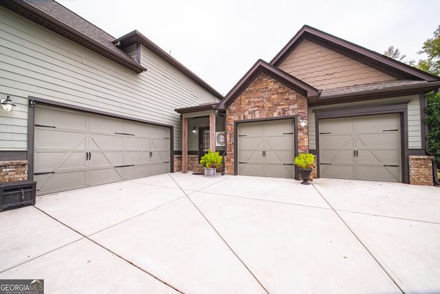 931 S Jeff Davis Drive, Fayetteville, GA 30215