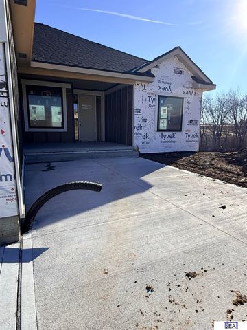 613 Valley Road, Papillion, NE 68046