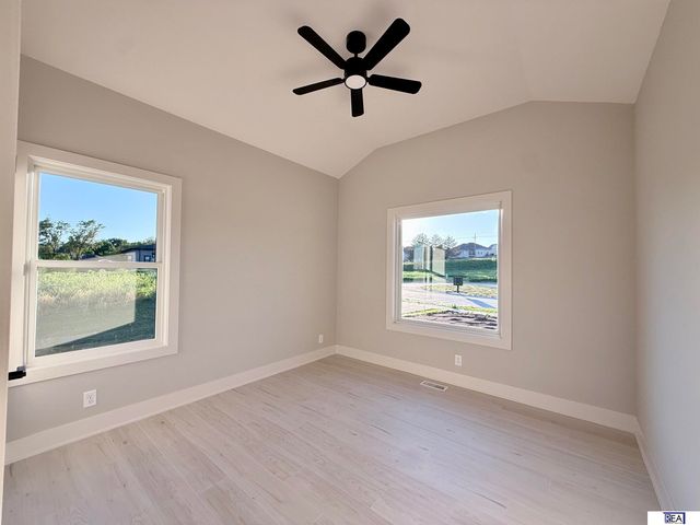 613 Valley Road, Papillion, NE 68046