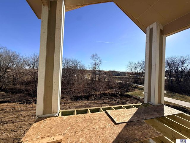 613 Valley Road, Papillion, NE 68046