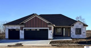 613 Valley Road, Papillion, NE 68046