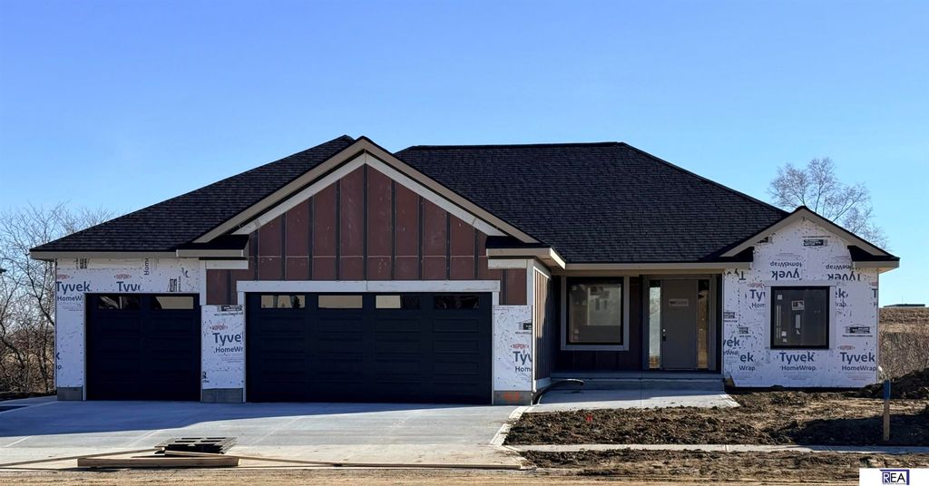 613 Valley Road, Papillion, NE 68046