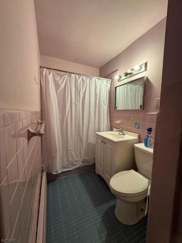 744 Hazard Pl 1C, Elizabeth City, NJ 07208