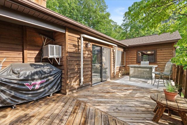 140 ROCKY MOUNTAIN LN, New Market, VA 22844
