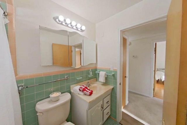 1934 Pinetree Drive, Trenton, MI 48183