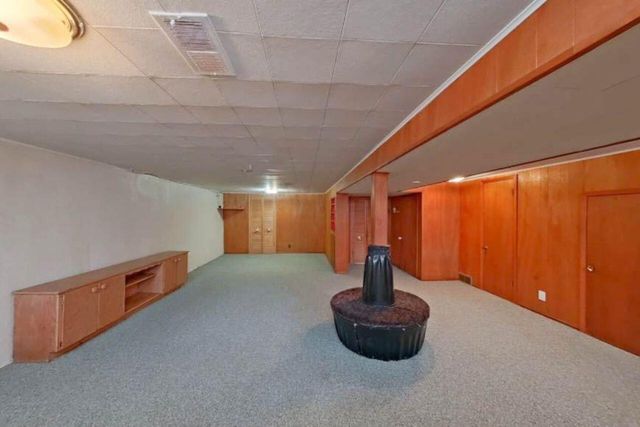 1934 Pinetree Drive, Trenton, MI 48183