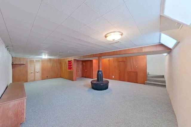 1934 Pinetree Drive, Trenton, MI 48183