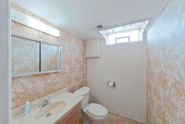 1934 Pinetree Drive, Trenton, MI 48183