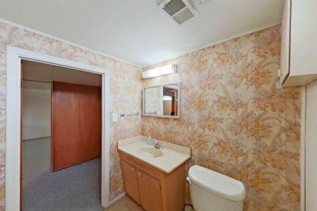 1934 Pinetree Drive, Trenton, MI 48183