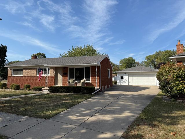 1934 Pinetree Drive, Trenton, MI 48183