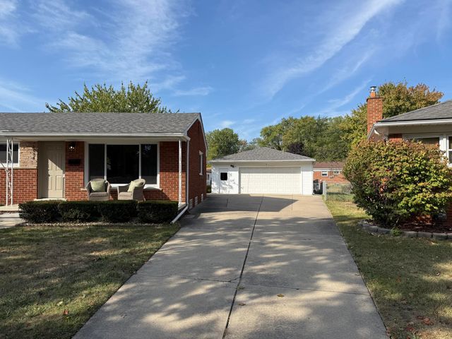 1934 Pinetree Drive, Trenton, MI 48183