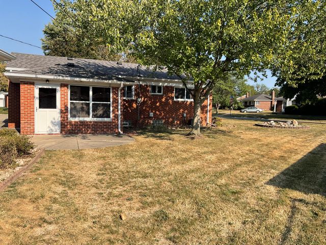 1934 Pinetree Drive, Trenton, MI 48183