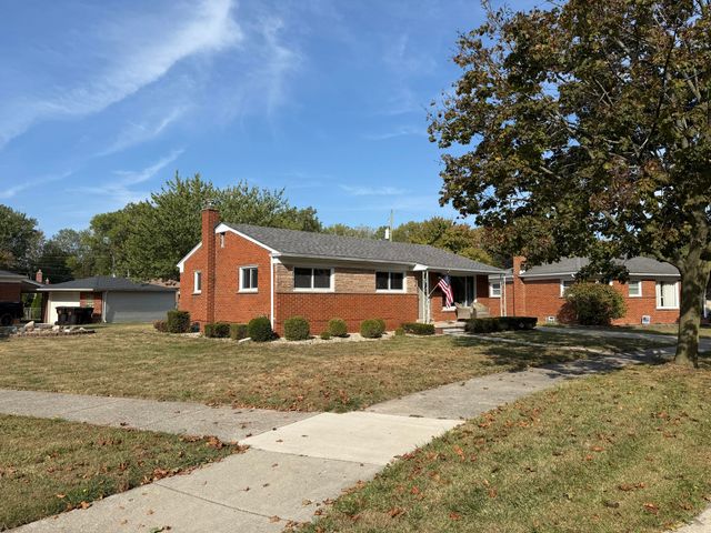 1934 Pinetree Drive, Trenton, MI 48183