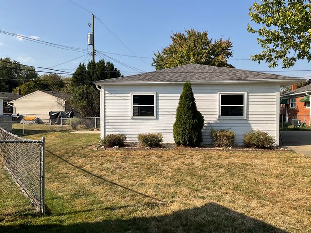 1934 Pinetree Drive, Trenton, MI 48183