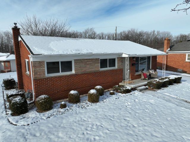 1934 Pinetree Drive, Trenton, MI 48183