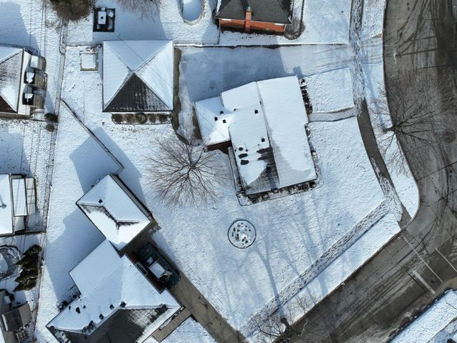 1934 Pinetree Drive, Trenton, MI 48183