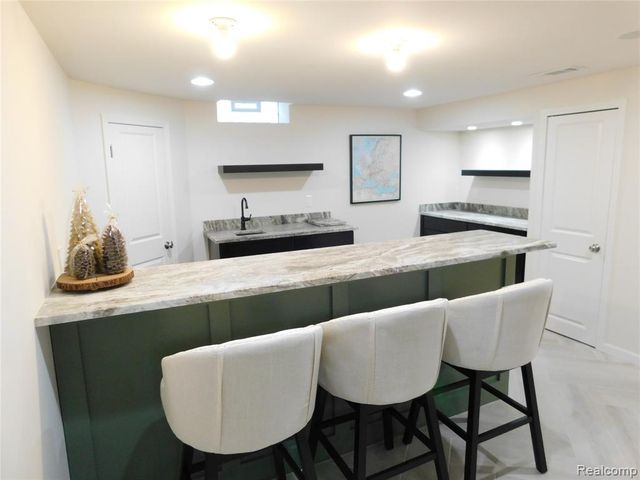 2759 Winter Drive, Troy, MI 48083