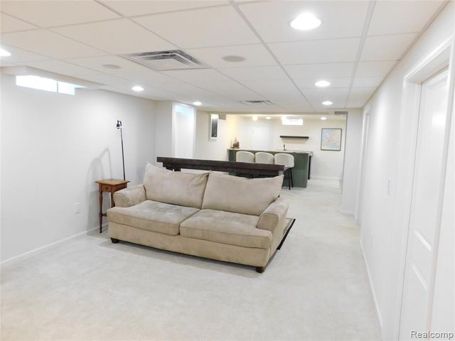 2759 Winter Drive, Troy, MI 48083
