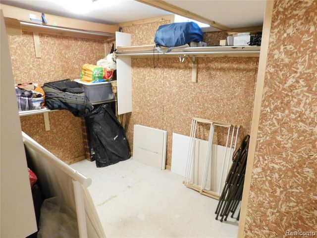 2759 Winter Drive, Troy, MI 48083