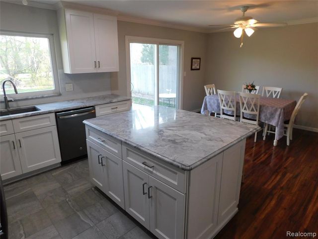 2759 Winter Drive, Troy, MI 48083