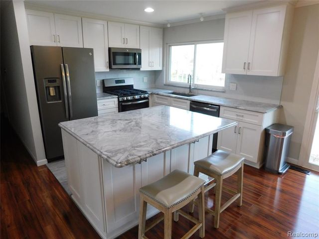 2759 Winter Drive, Troy, MI 48083