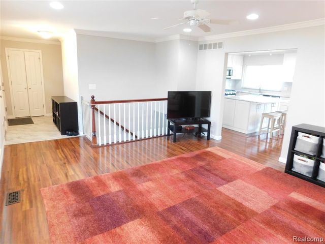 2759 Winter Drive, Troy, MI 48083