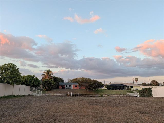 1459 SE 14TH STREET, Cape Coral, FL 33990