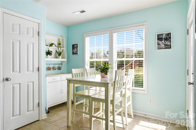 6714 Wicked Oak Lane, Charlotte, NC 28216