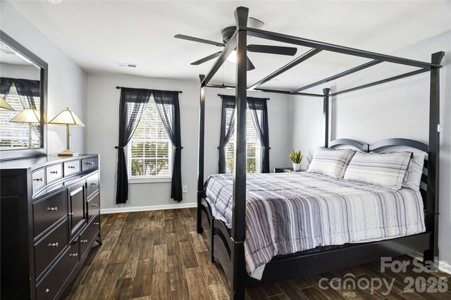 6714 Wicked Oak Lane, Charlotte, NC 28216