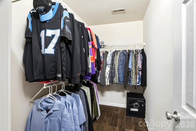 6714 Wicked Oak Lane, Charlotte, NC 28216